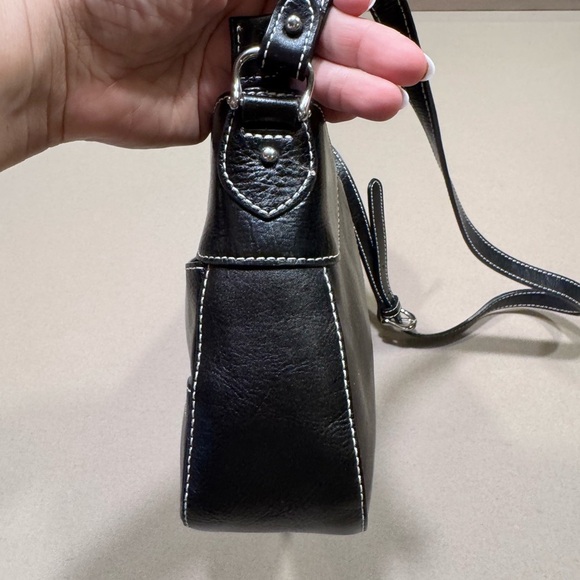 Etienne Aigner Black Shoulder Bag with Structured Design - Picture 7 of 11